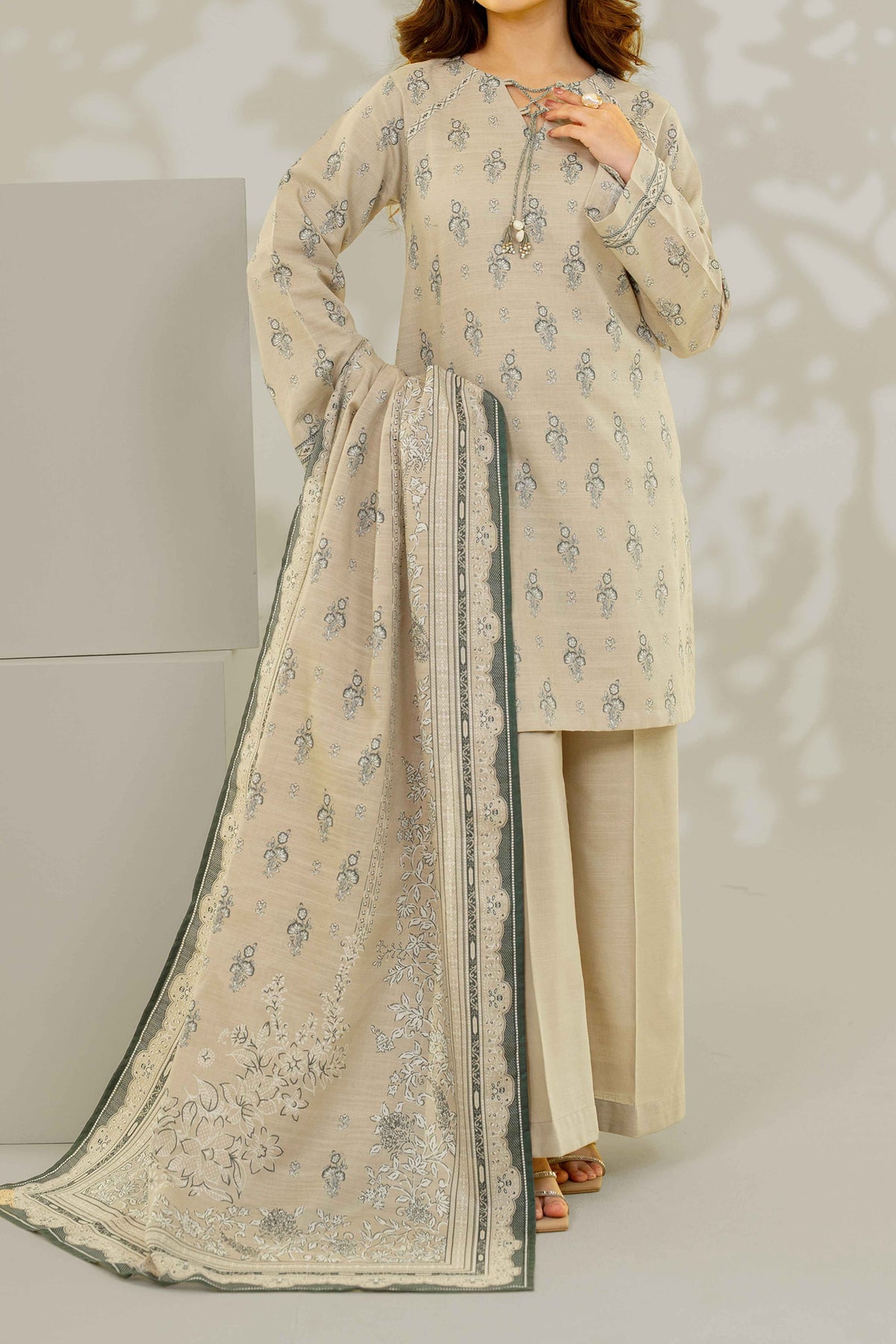 Unstitched 3Pc - Printed Khaddar Suit - 263027
