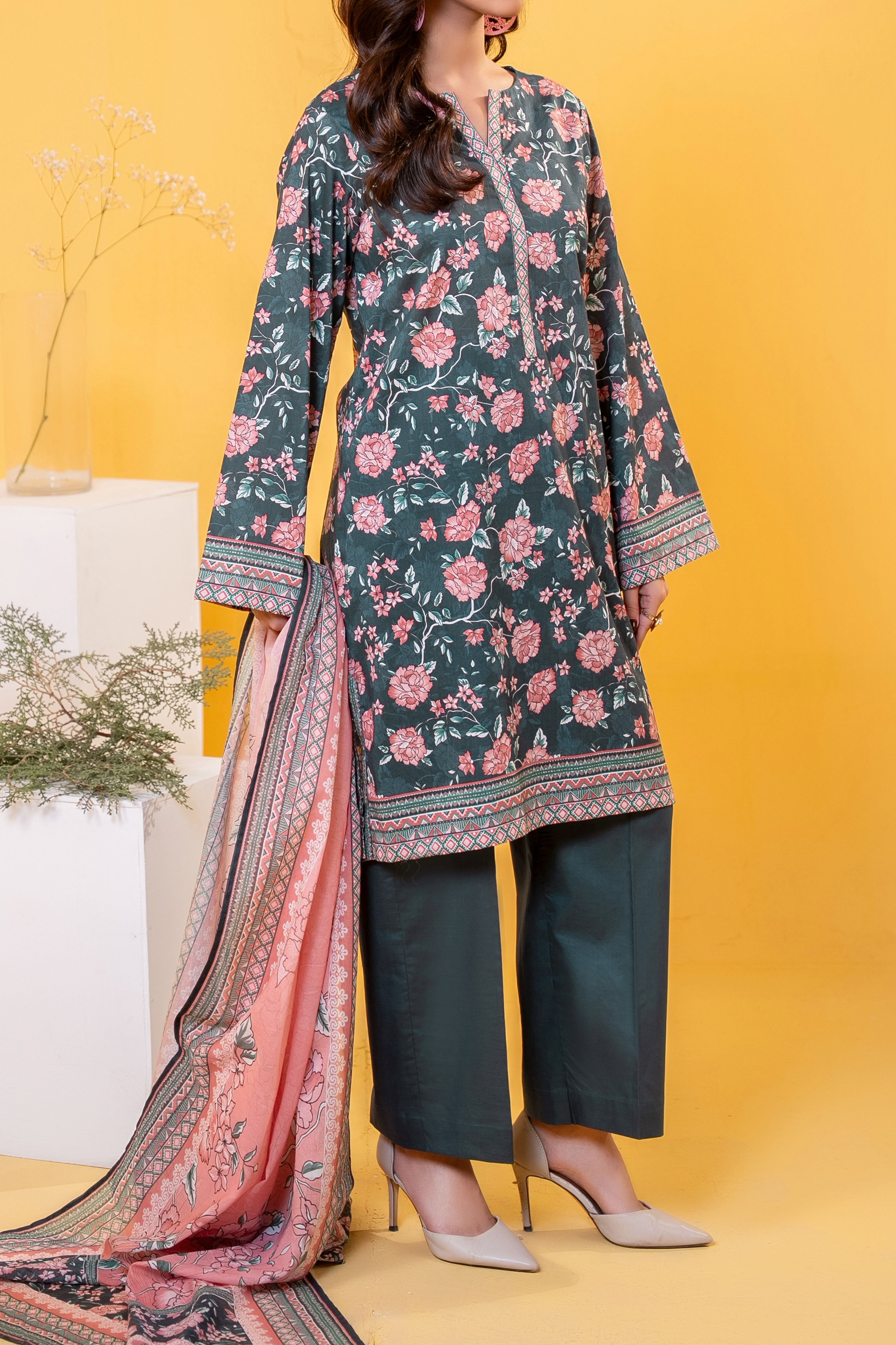 printed 3 piece lawn suit for women with lawn dupatta and cambric trouser
Printed lawn shirt fabric in grey color for ladies