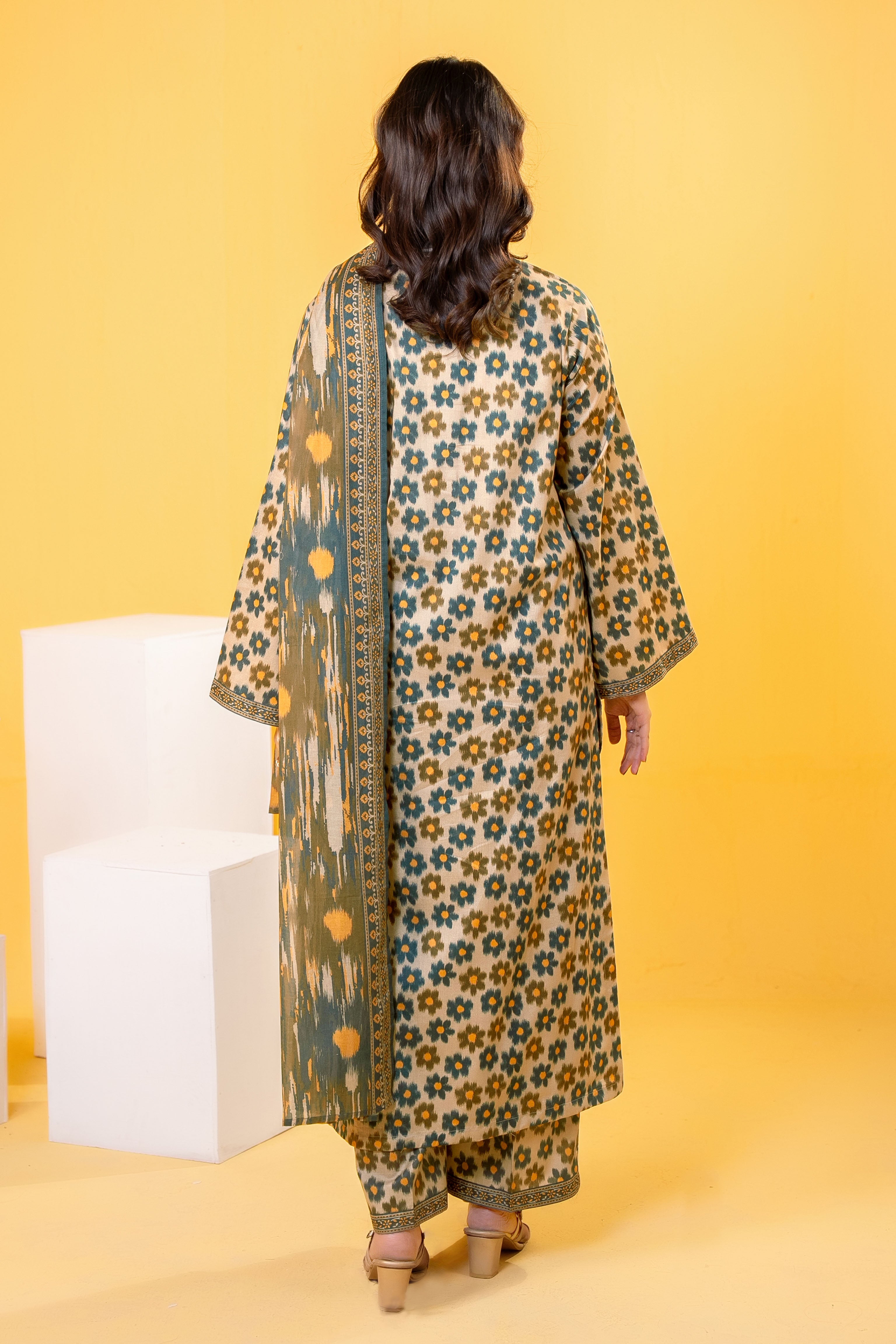 Light Brown printed 3 piece lawn suit for women with lawn dupatta and cambric trouser
Printed lawn shirt in Light Brown color for ladies