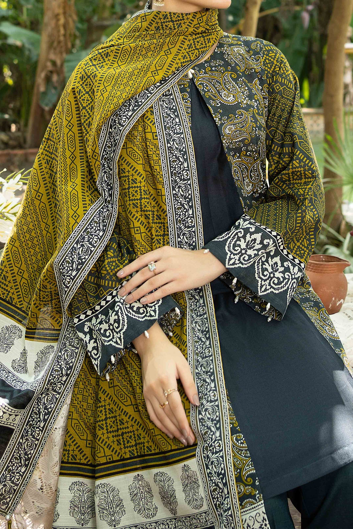 NUW3090 Digital Printed Khaddar Suit - 3 Piece