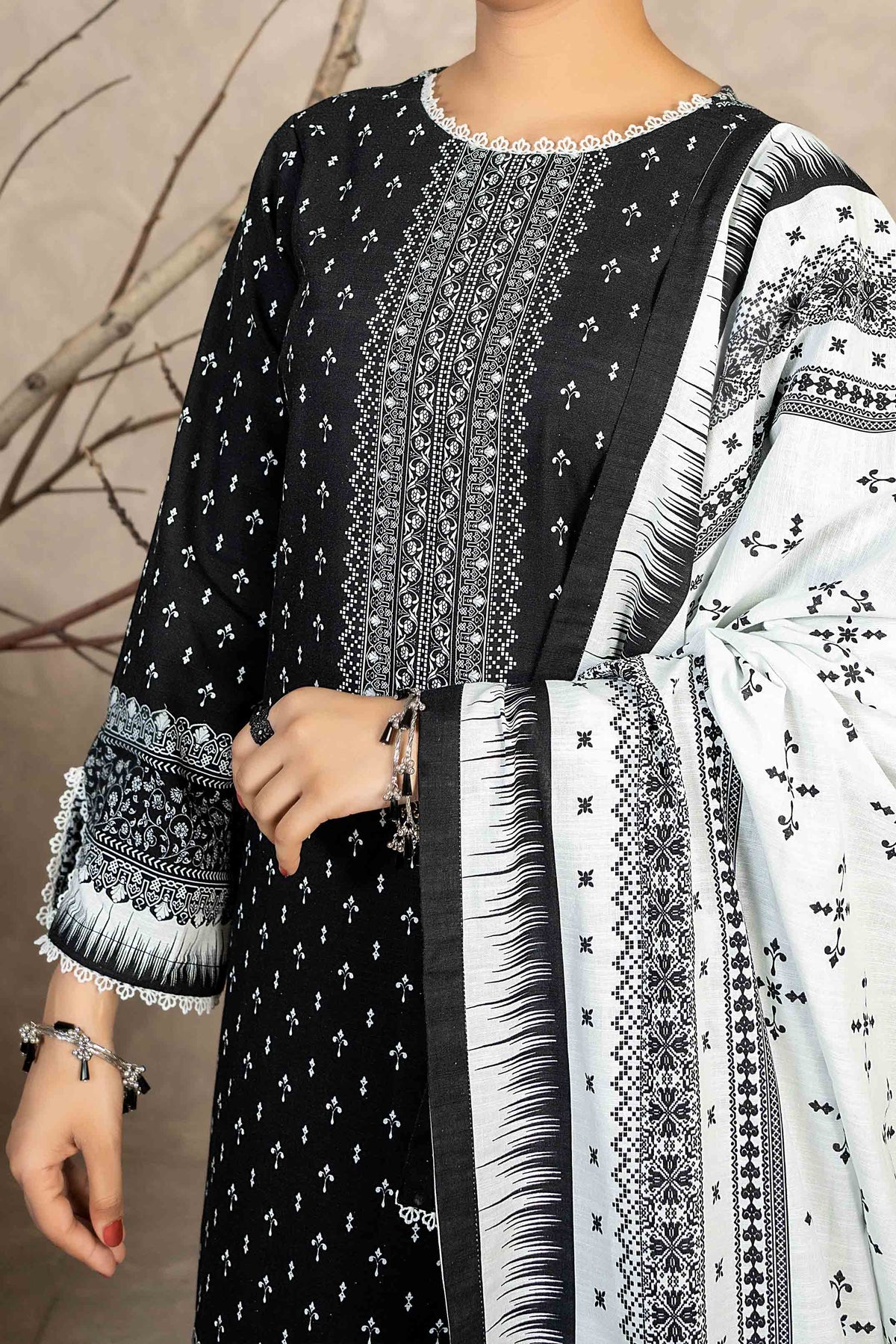 NUW3068 Digital Printed Khaddar Suit - 3 Piece