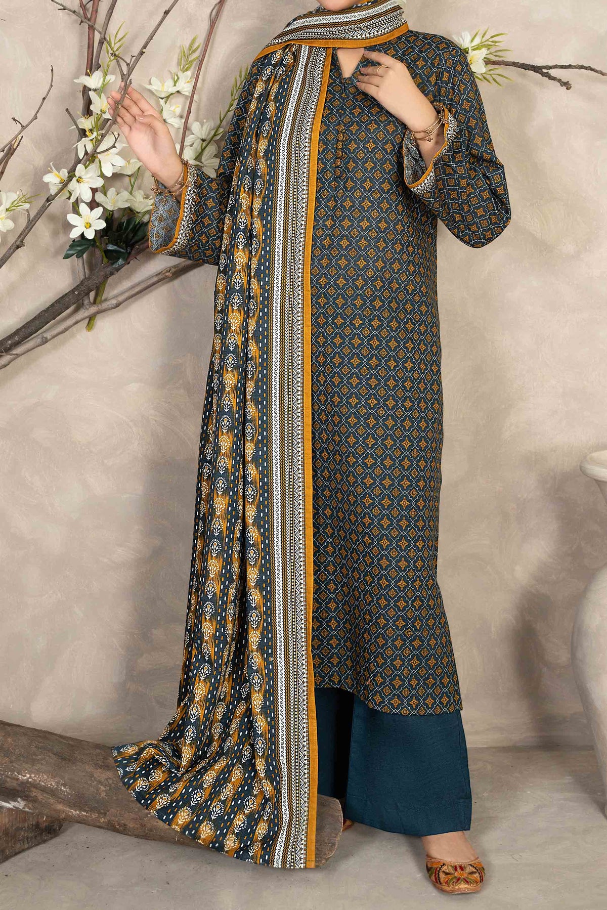 NUW3060 Digital Printed Khaddar Suit - 3 Piece