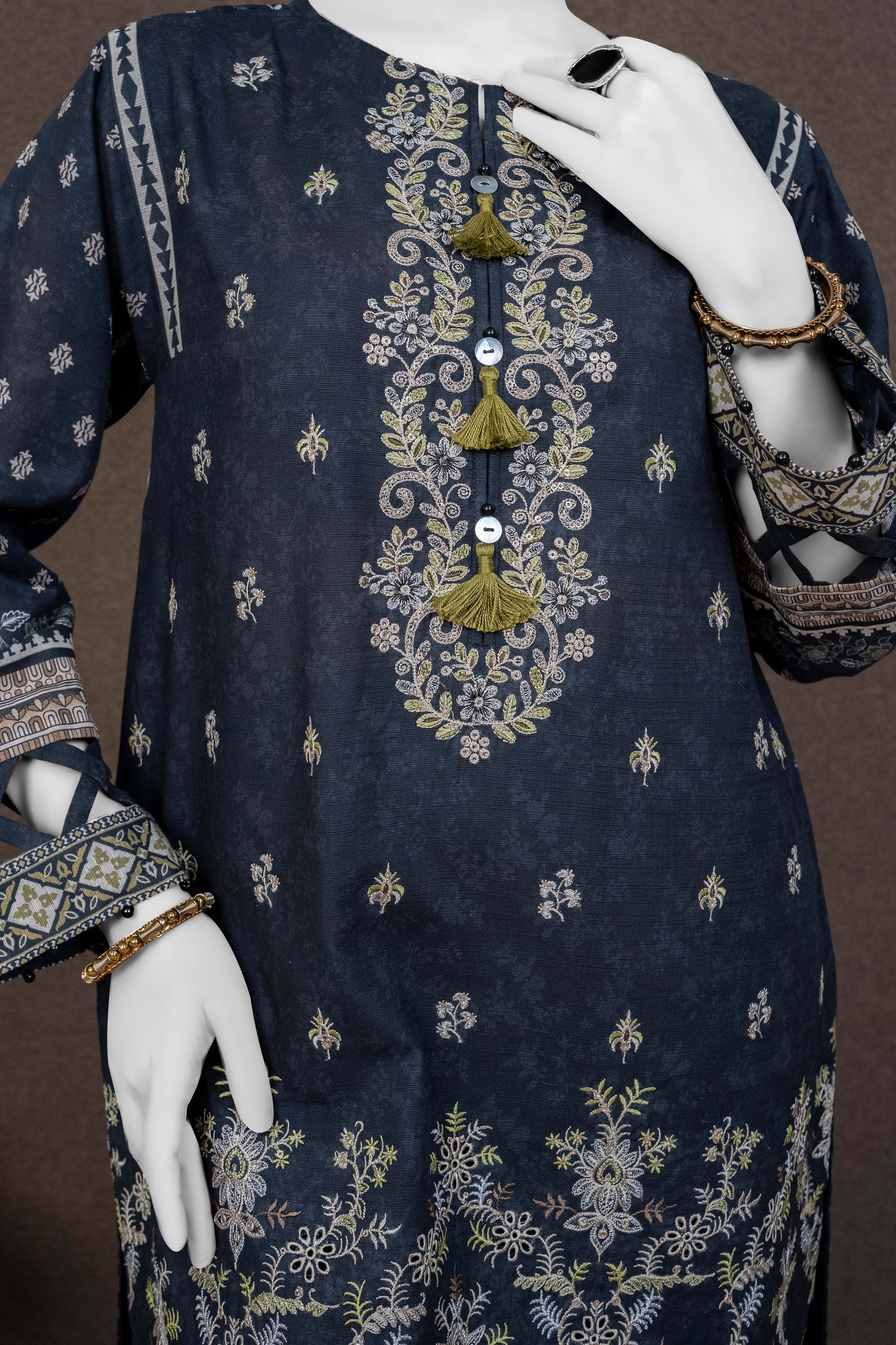 NUWE3116 Printed Embroidered Khaddar Suit - 3 Piece