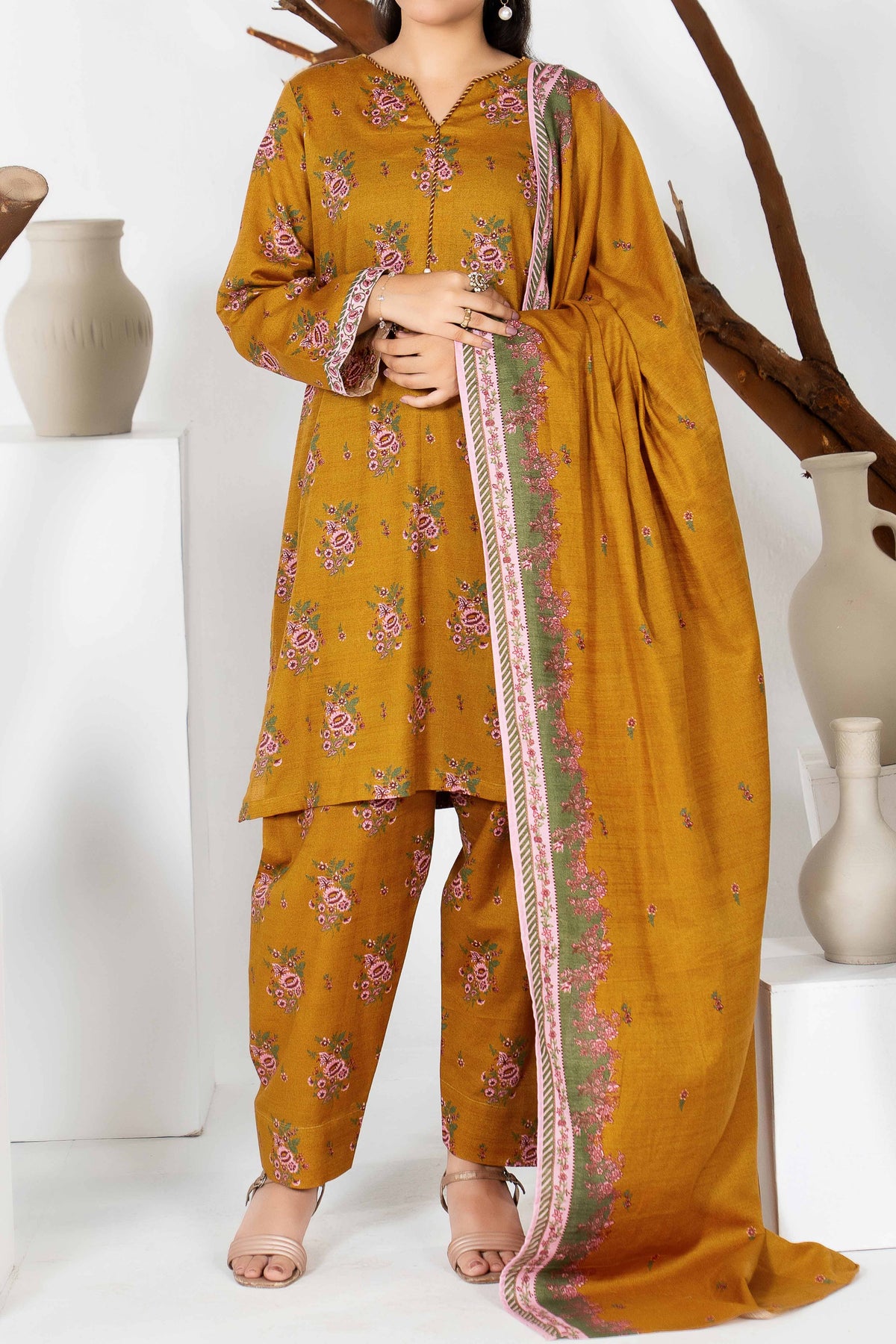 Unstitched 3Pc - Printed Khaddar Suit - 263023