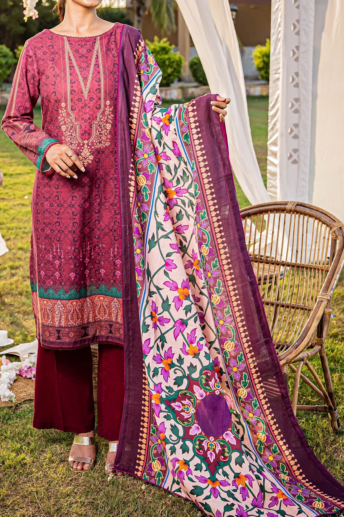 Magenta Digital Printed Khaddar Suit - 3Pc - Narmin